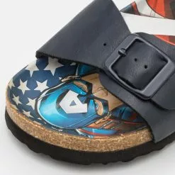 Friboo MARVEL CAPTAIN AMERICA STRAPPY SANDALS UNISEX - Riemensandalette - Dark Blue 13 Friboo MARVEL CAPTAIN AMERICA STRAPPY SANDALS UNISEX - Riemensandalette - Dark Blue -Friboo Schuhe Geschaft 55bcd8890f234005b2517a0323997d72